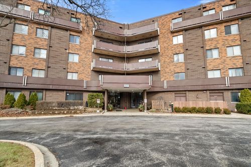 303-850 Wellington Avenue, Elk Grove Village, IL, 60007 | Card Image