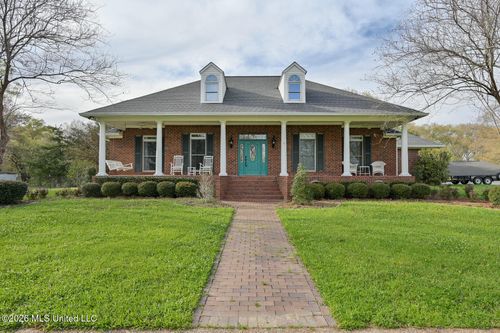 25 Lawrence Rd, Natchez, MS, 39120-8616 | Card Image