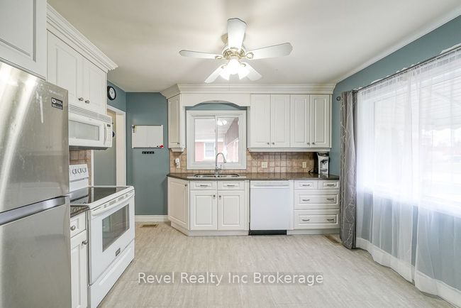 24 Loveys St E, House other with 3 bedrooms, 2 bathrooms and 5 parking in Hickson ON | Image 10