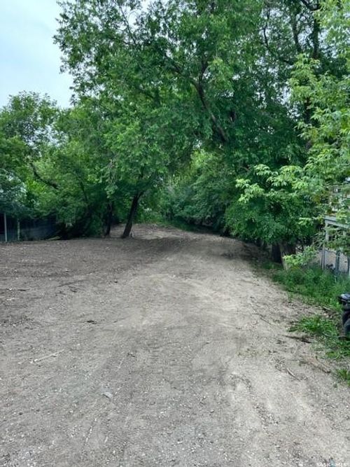 229 2nd St, Regina Beach, SK, S0G4C0 | Card Image