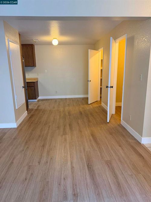 5015 Valley Crest Dr, Concord, CA, 94521-3083 | Card Image