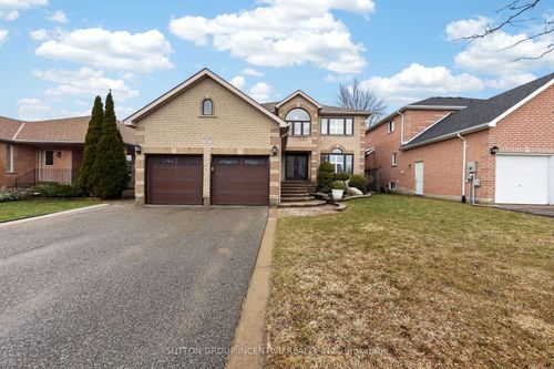 4 Chantal Street, Barrie, ON, L4N9S4 | Card Image