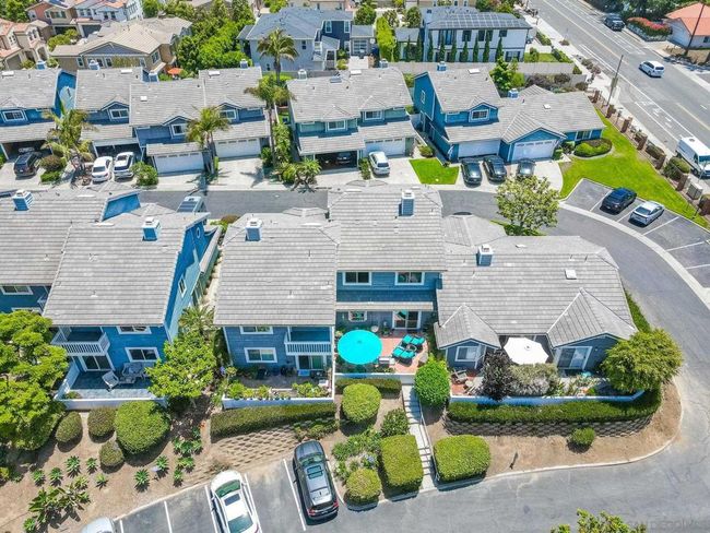 677 Summer View Cir, Townhouse with 2 bedrooms, 3 bathrooms and 2 parking in Encinitas CA | Image 45