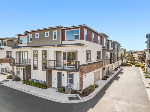 221 Carmona, Lake Forest, CA, 92630 | Card Image