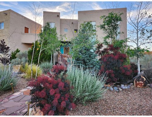 6079 Hoochaneetsa Plz S, Cochiti Lake, NM, 87083-6037 | Card Image