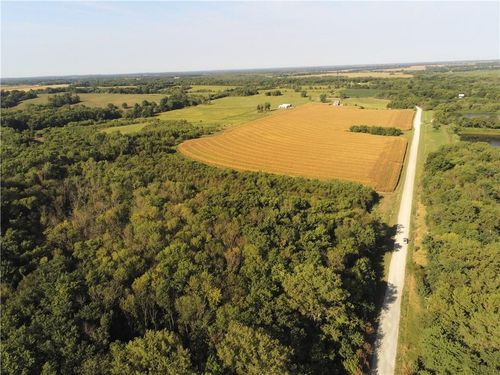 11000 Berry Bridge Ave, Sweet Springs, MO, 65351-3602 | Card Image