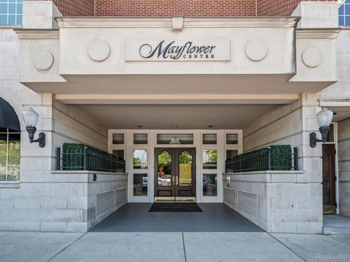 301-801 W Ann Arbor Trl, Plymouth, MI, 48170-1682 | Card Image