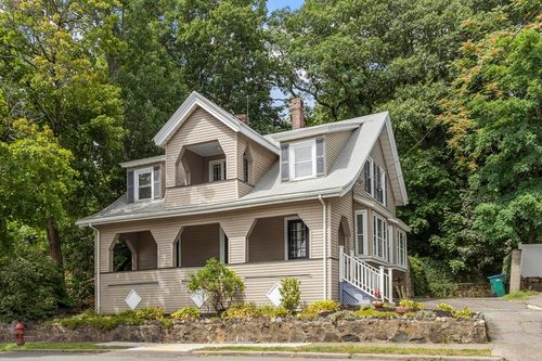 219 Walnut St, Lynn, MA, 01905-1168 | Card Image