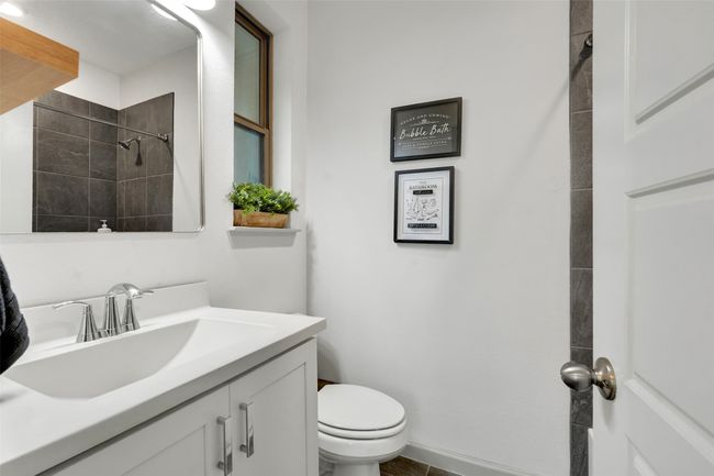 1014 Manacor Ln, House other with 3 bedrooms, 4 bathrooms and null parking in Dallas TX | Image 6