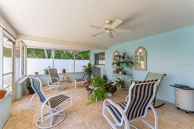 Screened back patio! | Image 22
