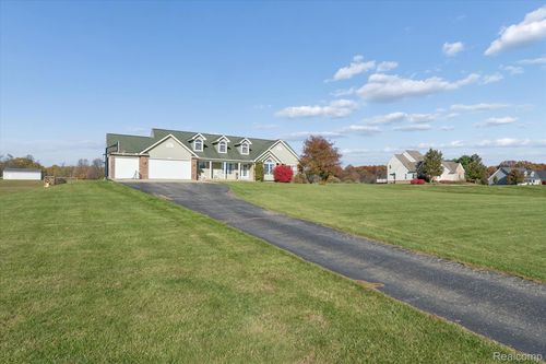 11051 Meadowview Dr, Goodrich, MI, 48438-8702 | Card Image