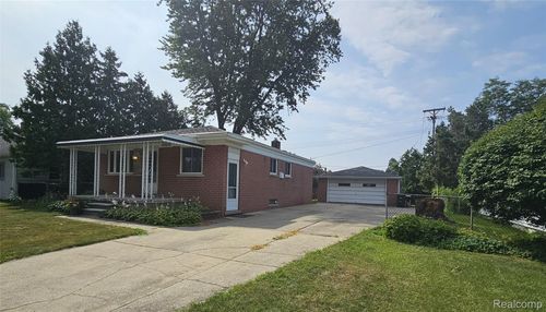 29201 Roycroft St, Livonia, MI, 48154-3857 | Card Image