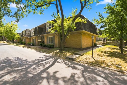 136-3000 Hillsboro Pike, Nashville, TN, 37215-1334 | Card Image