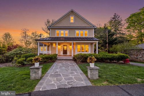 10 N Locust St, ROUND HILL, VA, 20141-2596 | Card Image