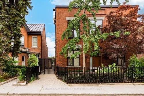 7-200 Clinton St, Toronto, ON, M6G2Y5 | Card Image