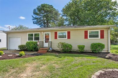 114 Phillips Lane, House other with 3 bedrooms, 1 bathrooms and null parking in Newport News VA | Image 3