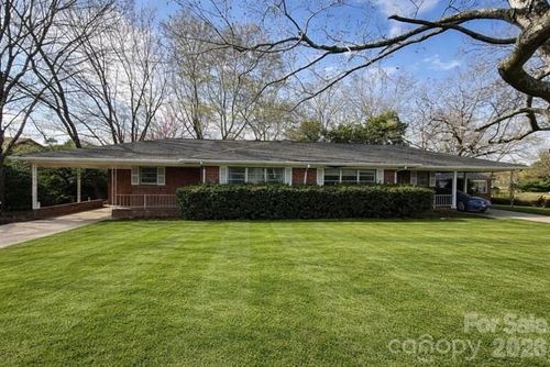 911 Hickory Grove Rd, Gastonia, NC, 28056-3215 | Card Image