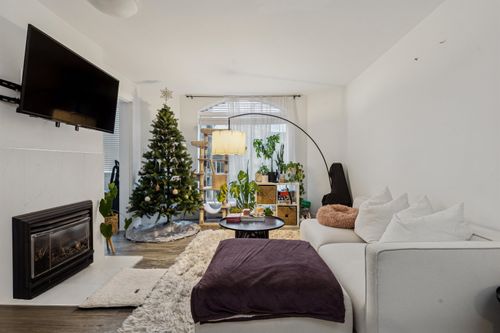 {{alt}} | Card Image