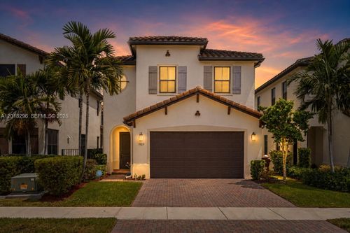 3323 W 96th Pl, Hialeah, FL, 33018-2040 | Card Image
