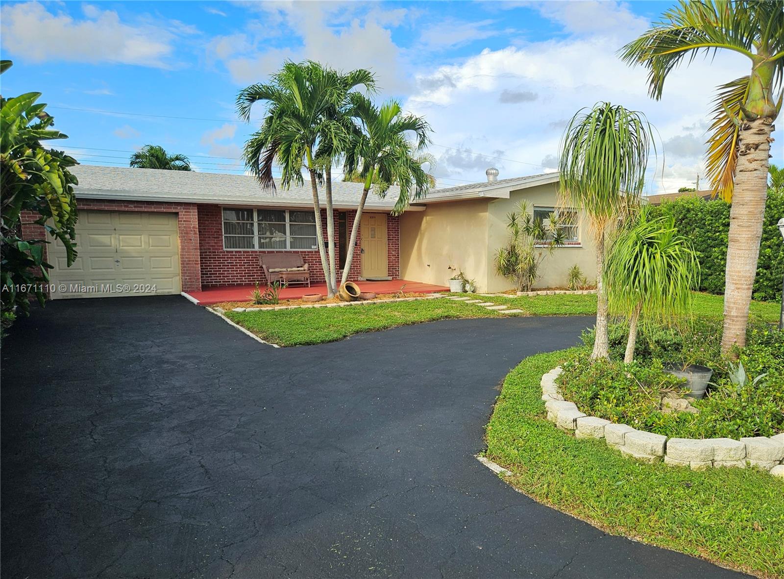 11th St, Pembroke Pines, FL 33024