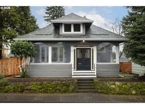 8130 Se Madison St, Portland, OR, 97215-3025 | Card Image