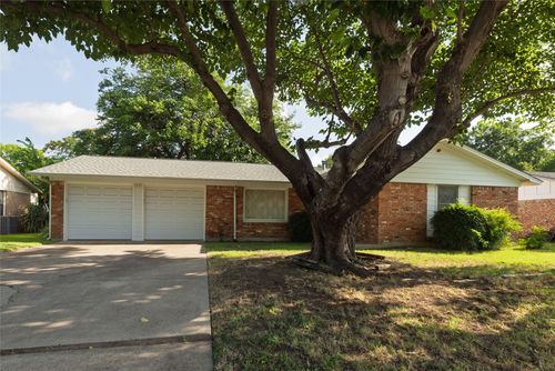 5621 Ammons St, Haltom City, TX, 76117-2661 | Card Image