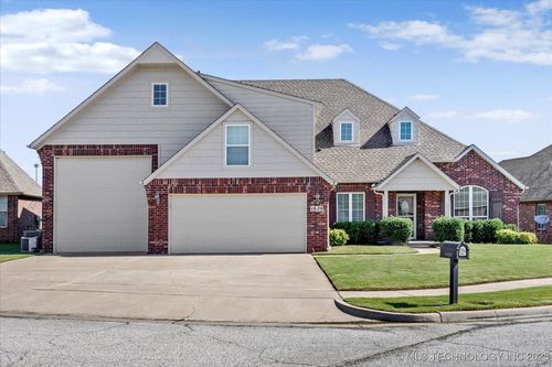 1620 E Granger St, Broken Arrow, OK, 74012-8311 | Card Image