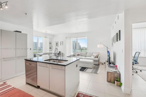 1511-1900 N Bayshore Dr, Miami, FL, 33132-3007 | Card Image