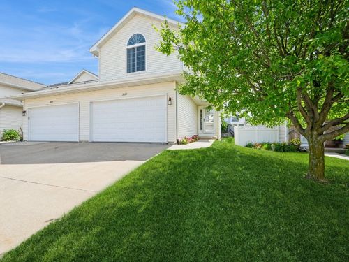 2635 6th St, Marion, IA, 52302-7614 | Card Image