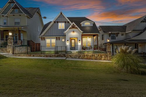 208 Denton St E, Argyle, TX, 76226-2331 | Card Image