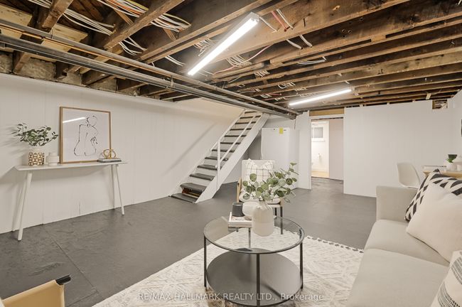 333 Sackville St, House attached with 3 bedrooms, 2 bathrooms and null parking in Toronto ON | Image 30
