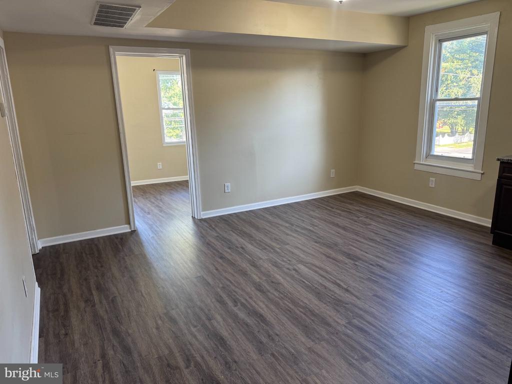 Residential Lease in FOLCROFT 3