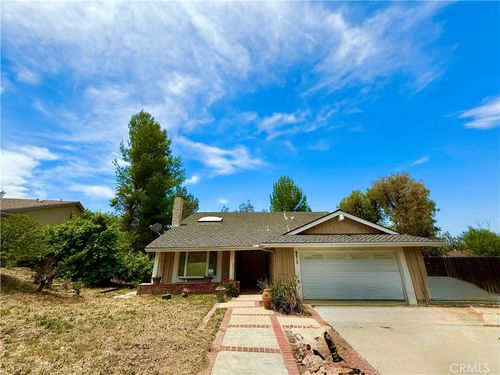 6618 Smoke Tree Ave, Oak Park, CA, 91377-1135 | Card Image