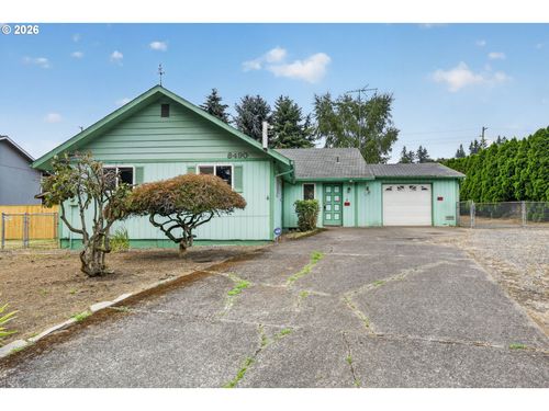8490 Se Down Way, Milwaukie, OR, 97267 | Card Image