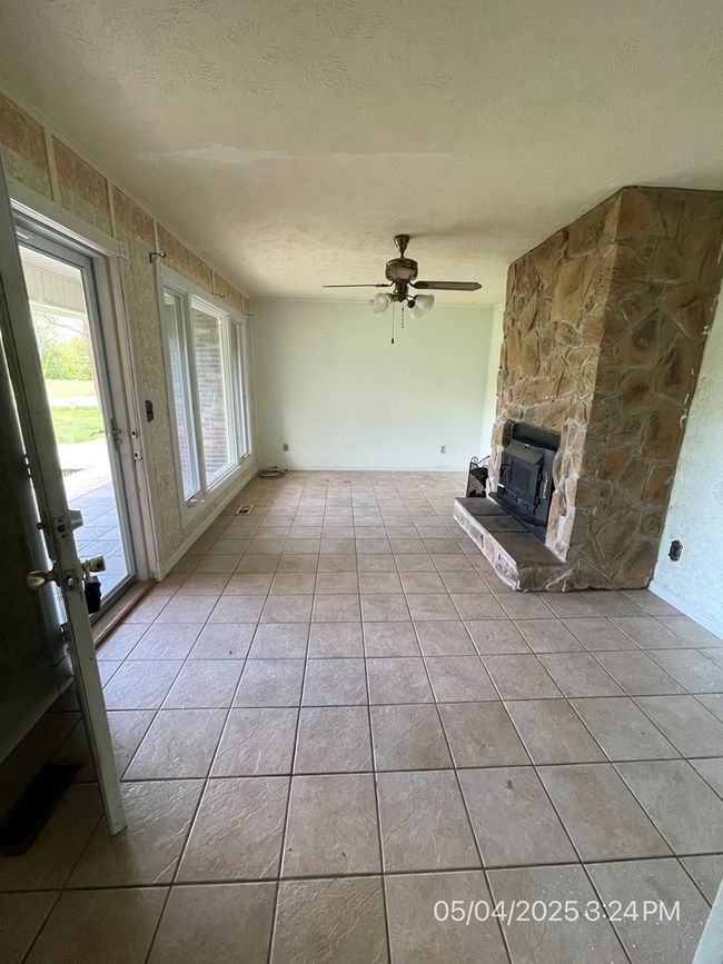 606 Kirby Rd, Home with 3 bedrooms, 2 bathrooms and null parking in Raven VA | Image 12