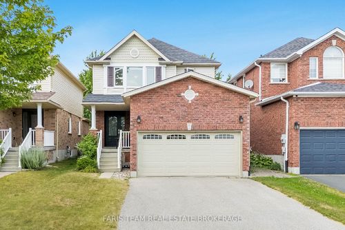 40 Sovereign'S Gate, Barrie, ON, L4N0Y9 | Card Image