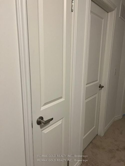 16 Sassafras Road, Springwater, ON, L0L1Y3 | Card Image