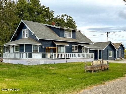 2441 Van Belle Rd, Outlook, WA, 98938-9803 | Card Image