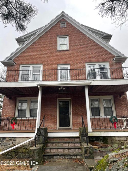 2-60 Weaver St, Greenwich, CT, 06831-5183 | Card Image