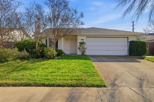 4824 Kingbird Way, Sacramento, CA, 95842-2326 | Card Image