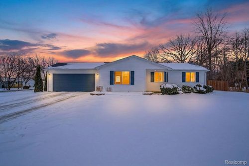 3371 Krafft Rd, Fort Gratiot, MI, 48059-3861 | Card Image