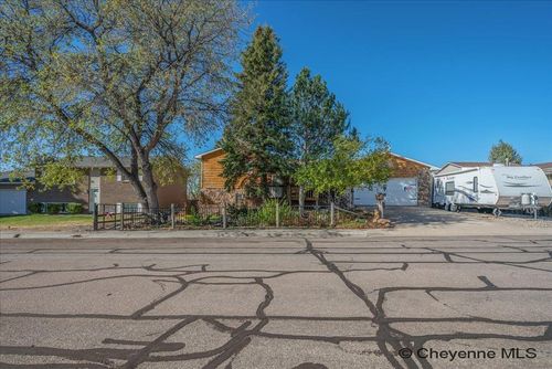 4203 Everton Dr, Cheyenne, WY, 82009-5535 | Card Image