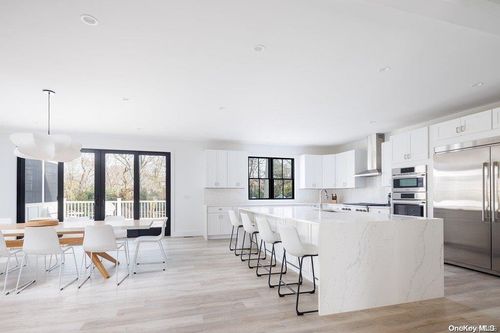 650 Pine Ave, Southold, NY, 11971-3545 | Card Image