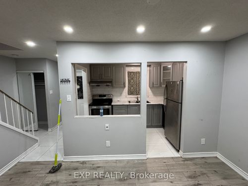 40 Gladstone Sq, Brampton, ON, L6S2H5 | Card Image