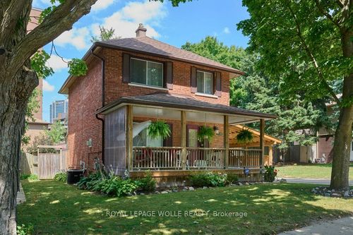 120 Wood St, Kitchener, ON, N2G2H8 | Card Image