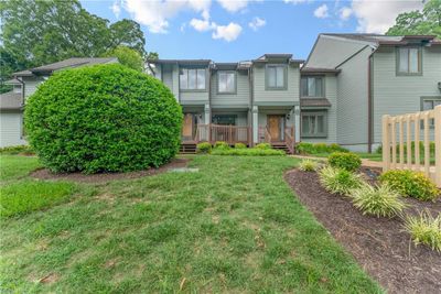 355 Bridgewater Dr, Home with 2 bedrooms, 2 bathrooms and null parking in Newport News VA | Image 3