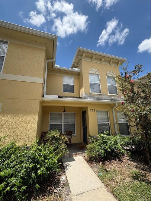 252 Castlekeeper Pl, VALRICO, FL, 33594-3335 | Card Image