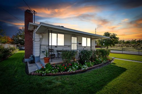 8953 S 90 E, Sandy, UT, 84070-2226 | Card Image