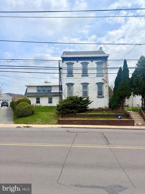 3527 Kutztown, LAURELDALE, PA, 19605 | Card Image