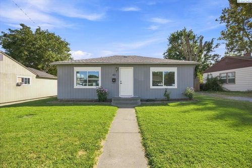 1909 W 3rd Ave, Kennewick, WA, 99336-3243 | Card Image